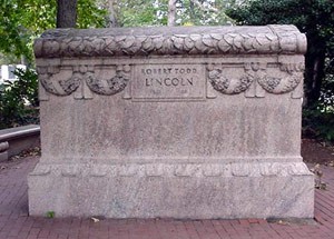 Robert Todd Lincoln Monument